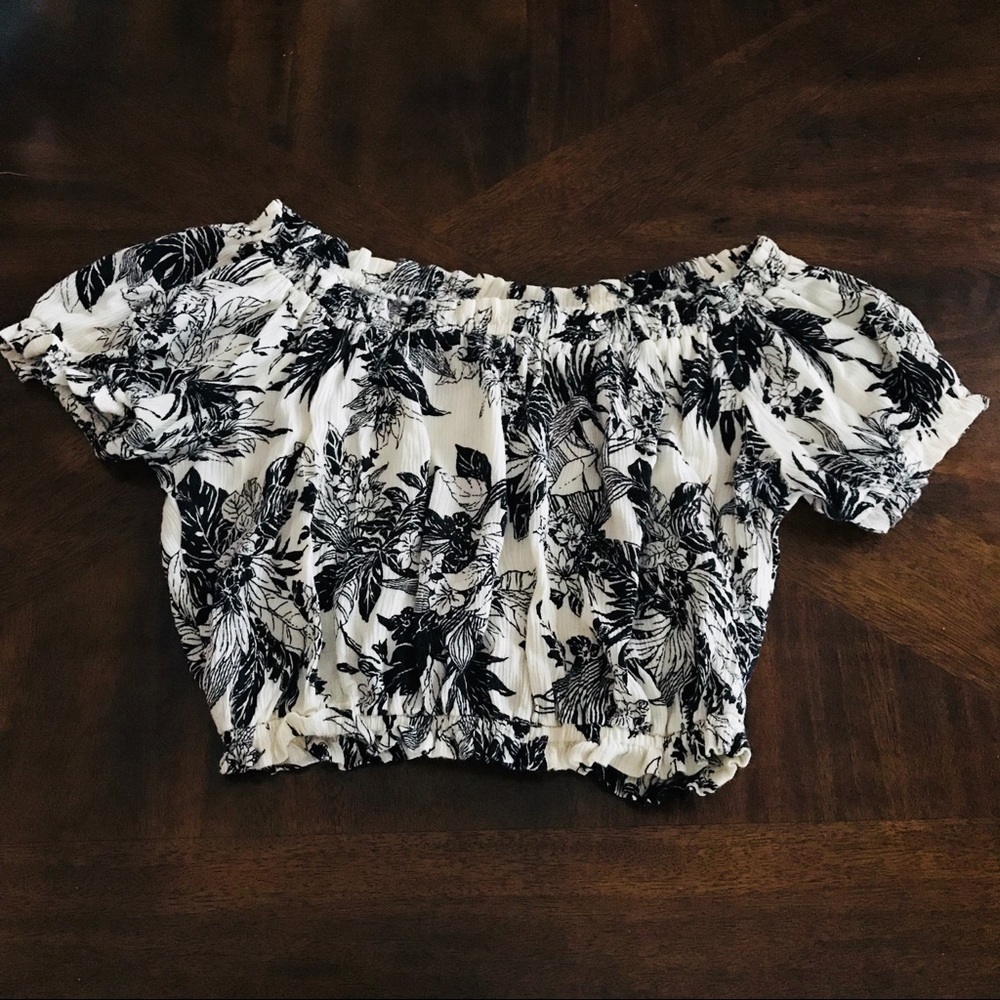 ✨LA Heart Crop Top✨
